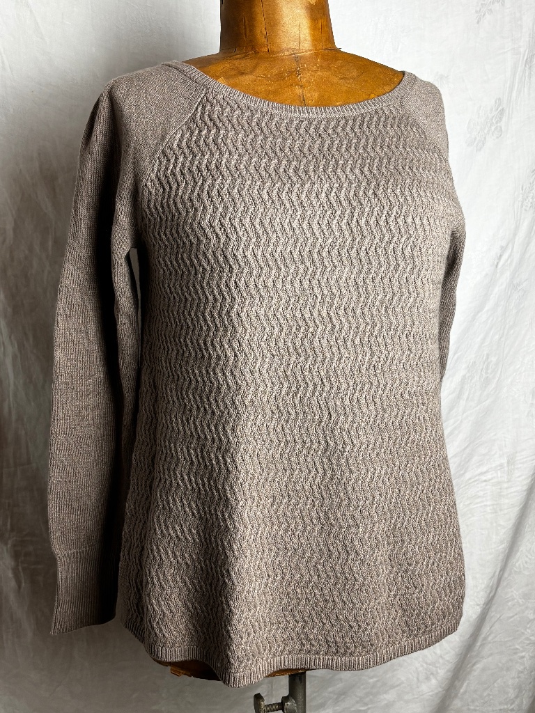 Loft Beige L/S Textured Chevron Pattern Sweater Sz. M